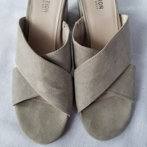 Kenneth Cole REACTION Slip On Mule Sandal Heel